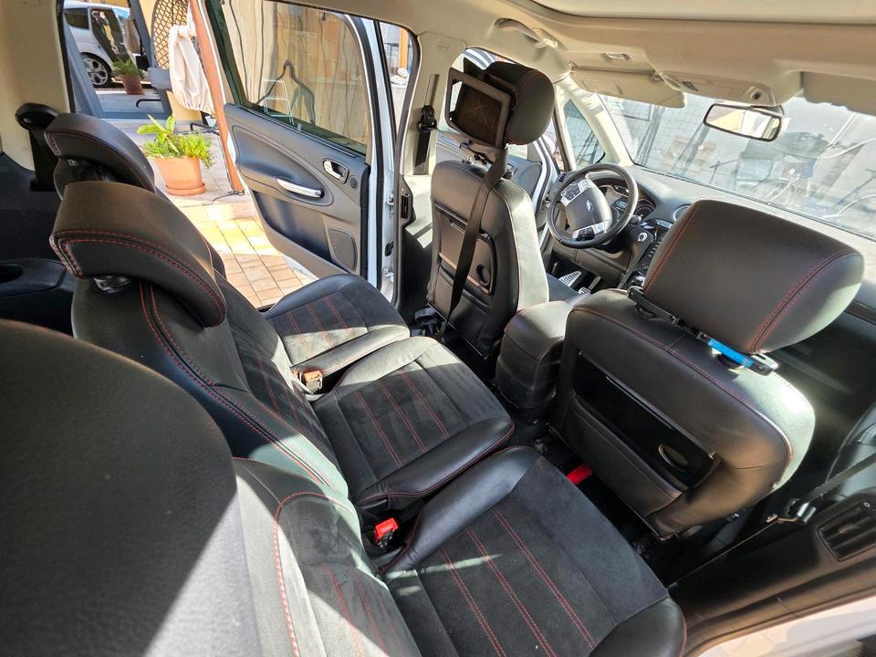 Ford S-Max 2011 — photo 20