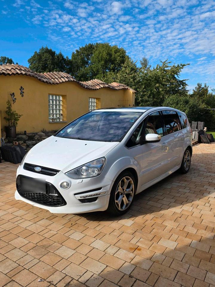 Ford S-Max 2011 — interior