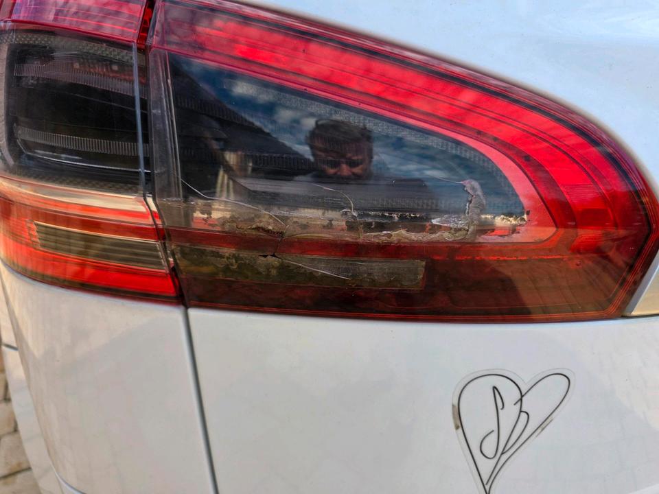 Ford S-Max 2011 — photo 9