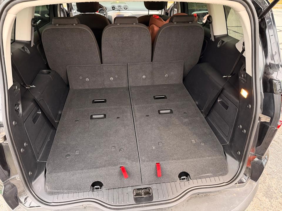 Ford S-Max 2010 — photo 10