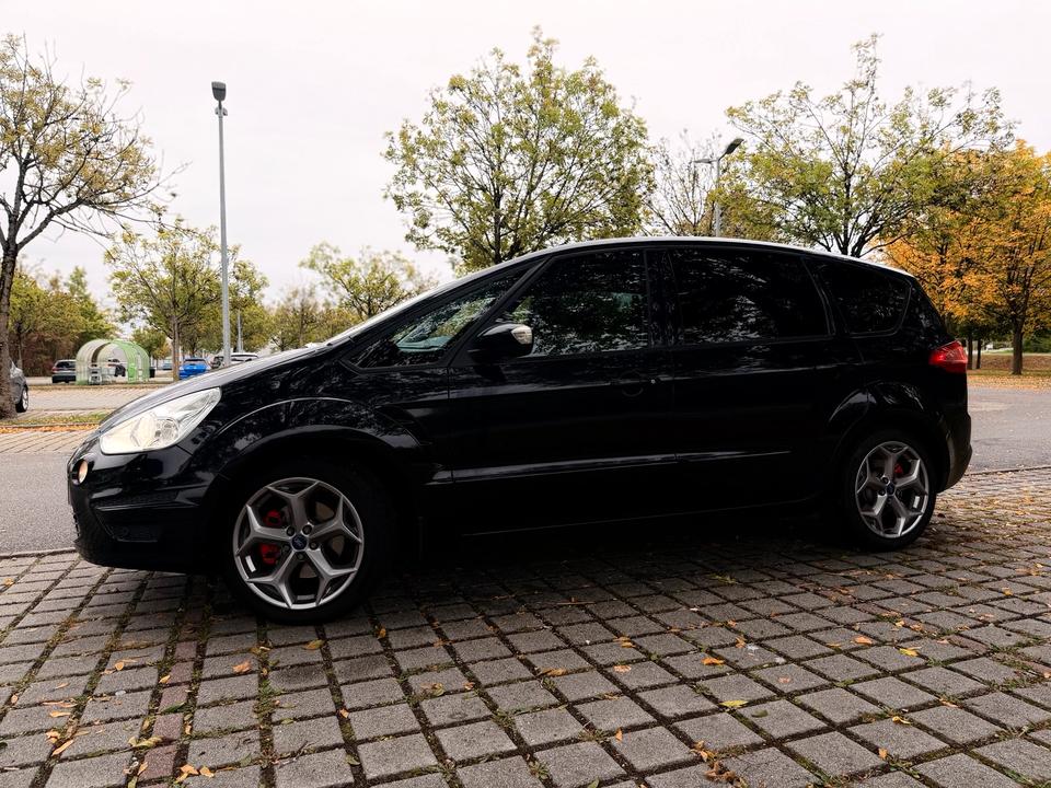 Ford S-Max 2010 — interior
