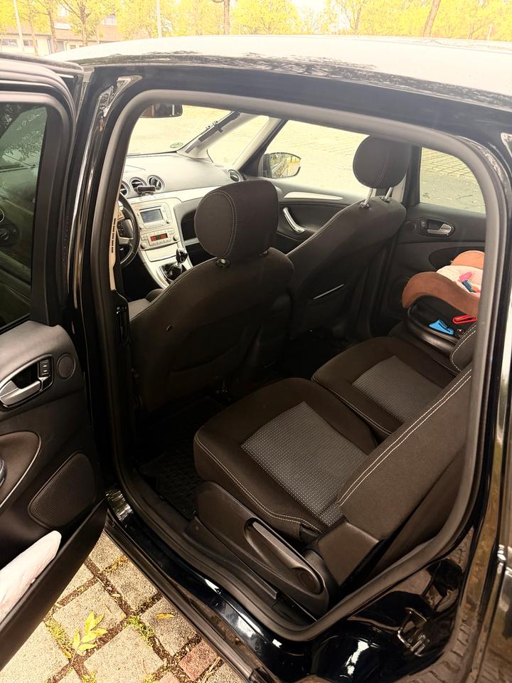 Ford S-Max 2010 — photo 7