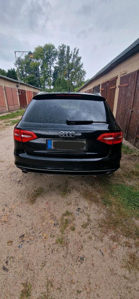 Audi A4 2014 — салон