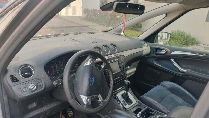 Ford S-Max 2011 — photo 12