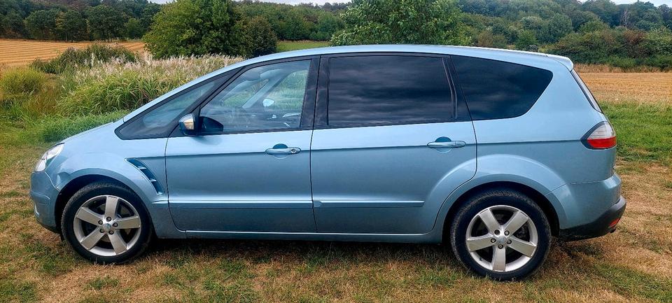 Ford S-Max 2008 — rear view