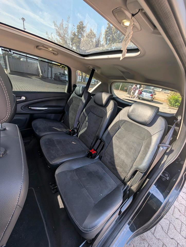 Ford S-Max 2011 — photo 10