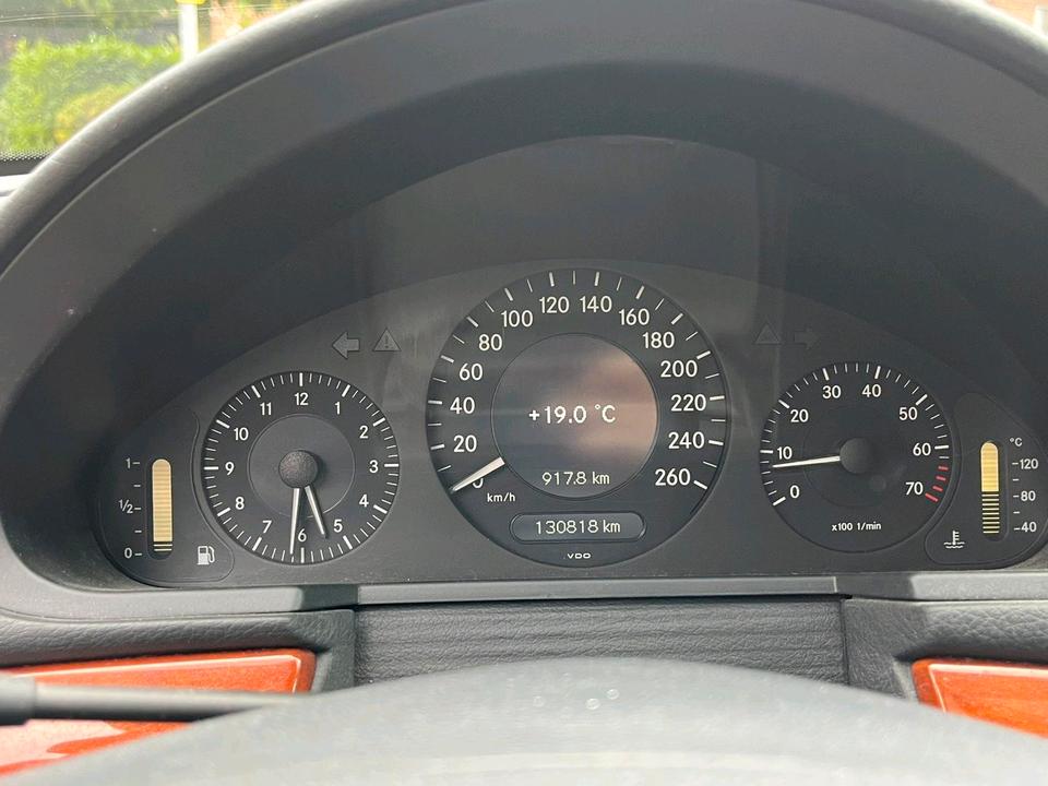 Mercedes Benz E 200 2006 — photo 20