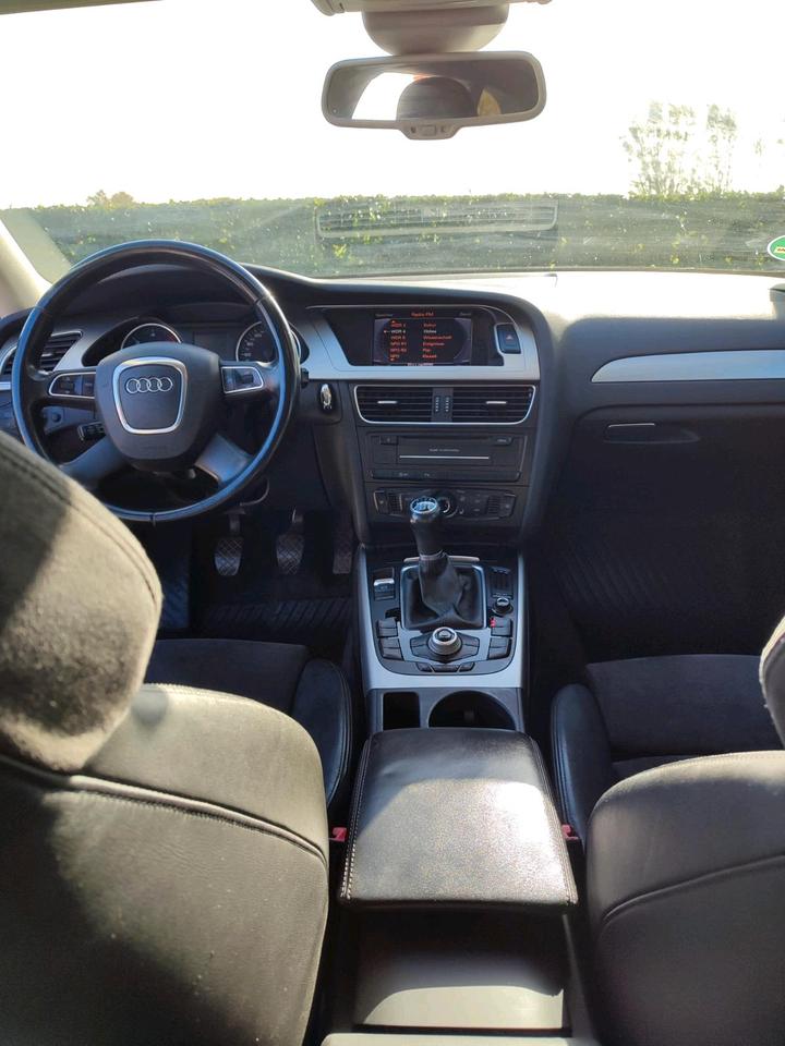 Audi A4 2011 — photo 5
