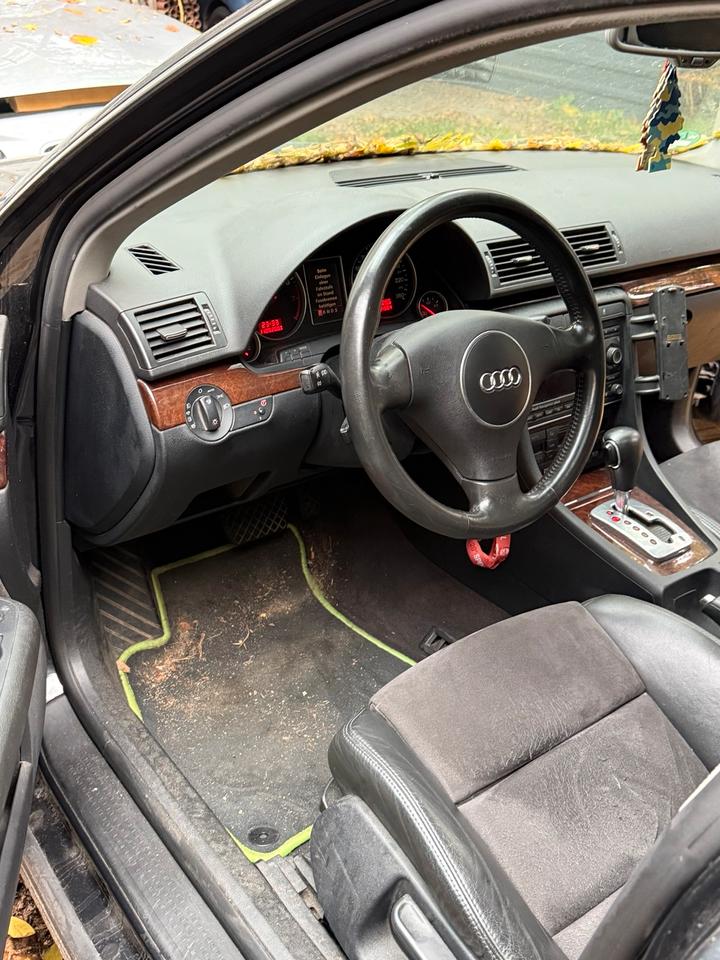 Audi A4 2004 — photo 16