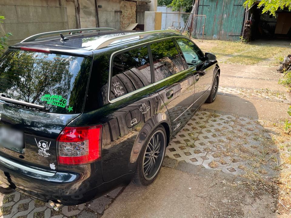 Audi A4 2004 — rear view