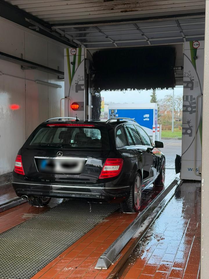Mercedes Benz C 220 2011 — rear view
