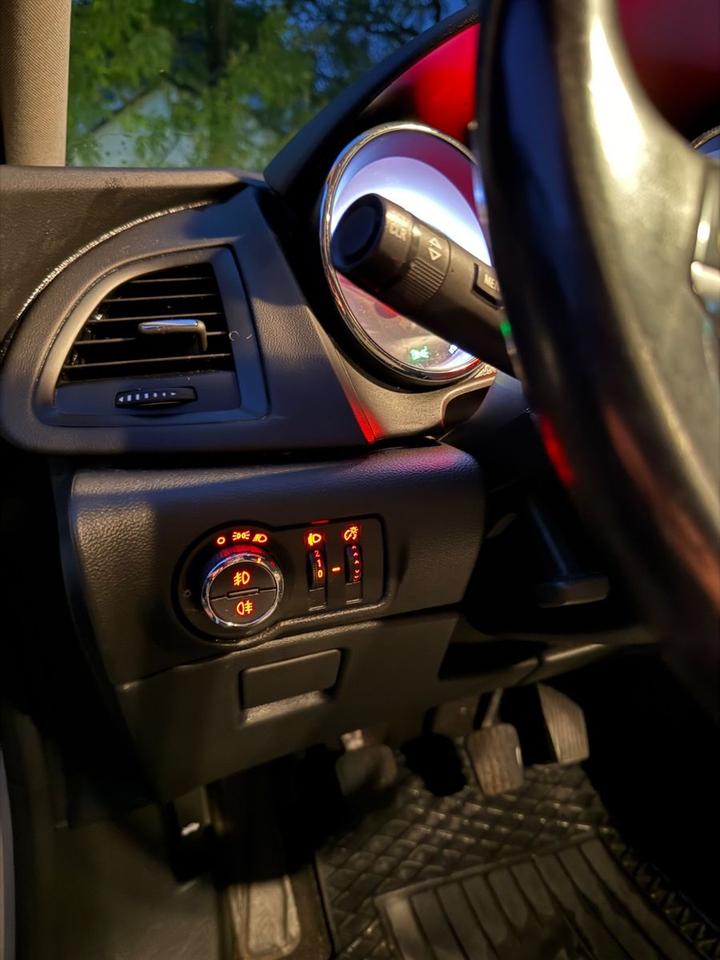 Opel Astra 2015 — photo 7
