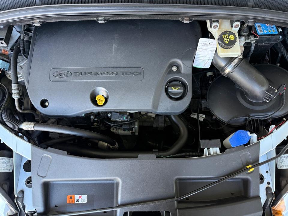 Ford S-Max 2011 — photo 12
