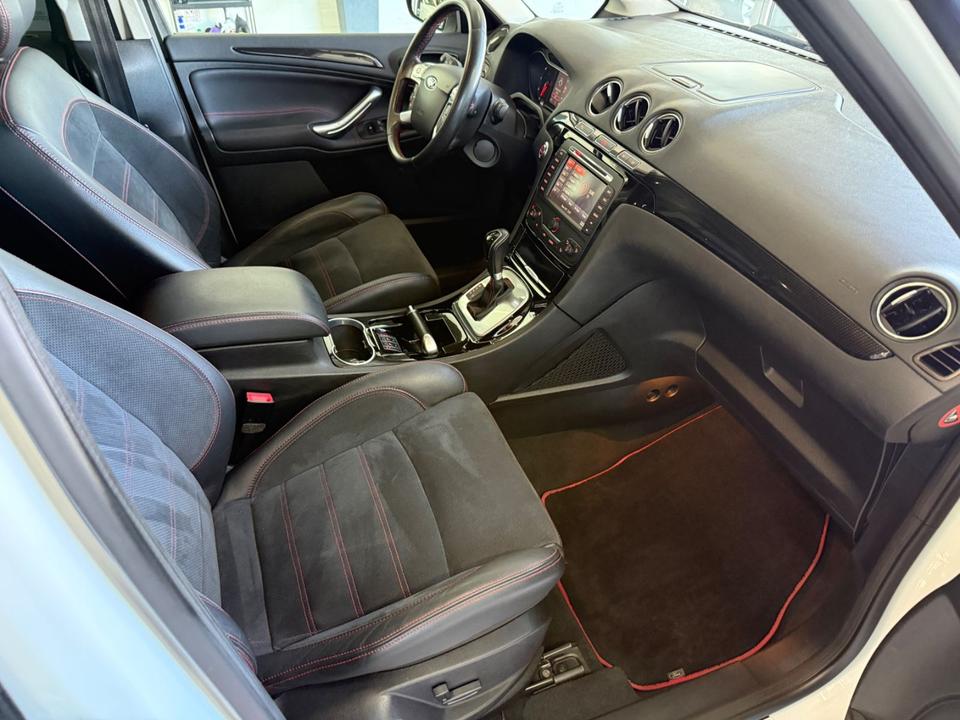 Ford S-Max 2011 — photo 23