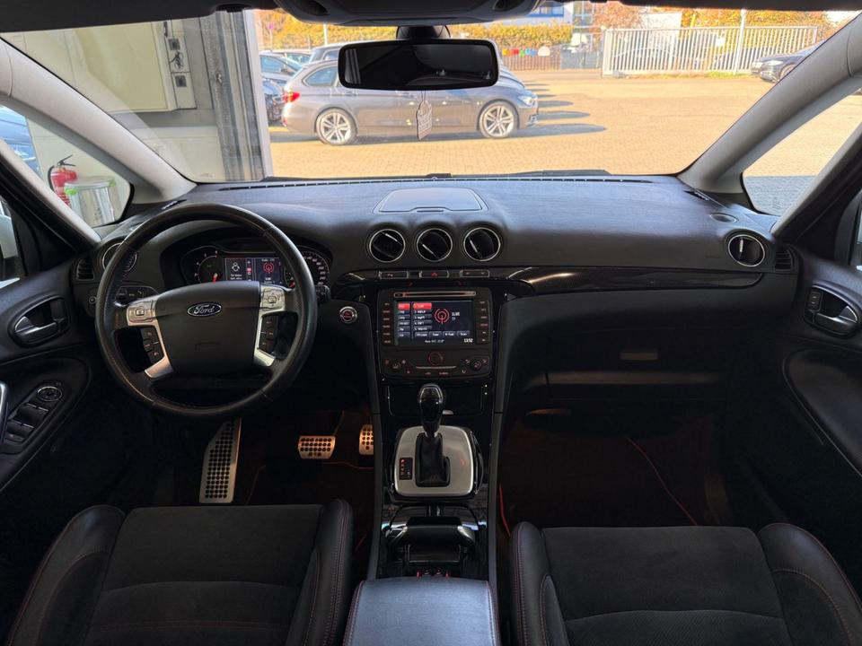Ford S-Max 2011 — photo 24
