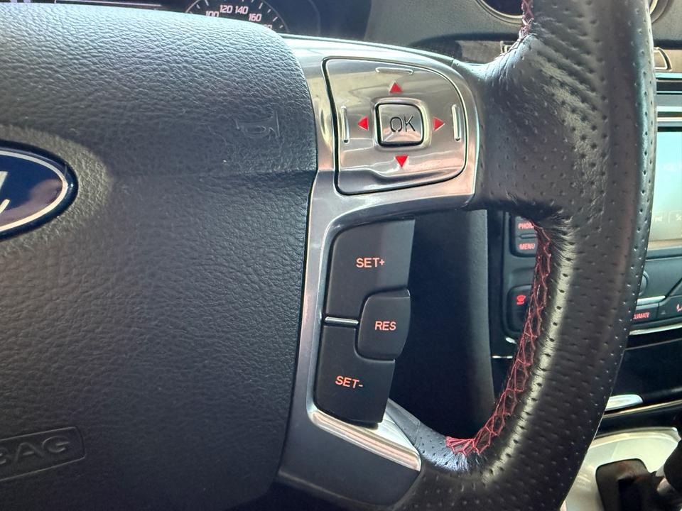 Ford S-Max 2011 — photo 29