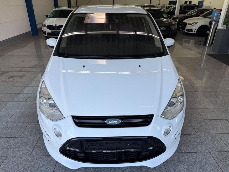 Ford S-Max 2011 — interior