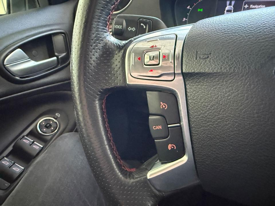 Ford S-Max 2011 — photo 30