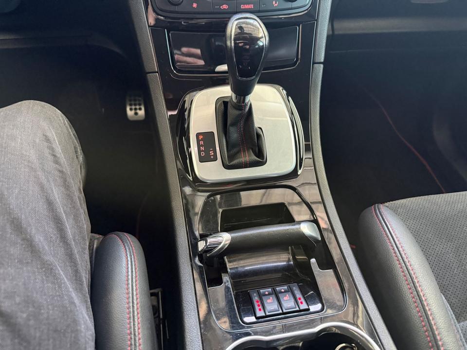 Ford S-Max 2011 — photo 31