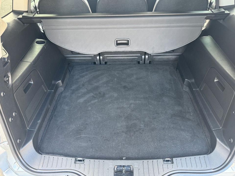 Ford S-Max 2010 — photo 11