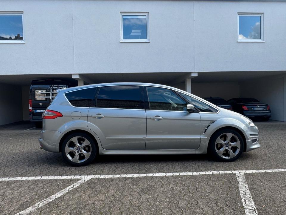 Ford S-Max 2010 — interior