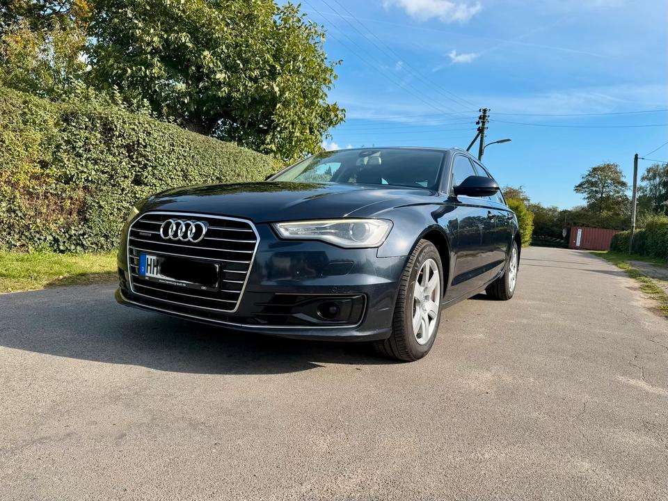 Audi A6 2015 — вигляд ззаду