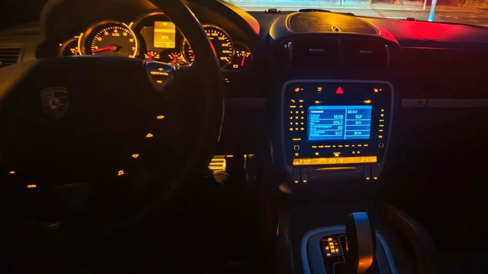 Porsche Cayenne 2004 — photo 13