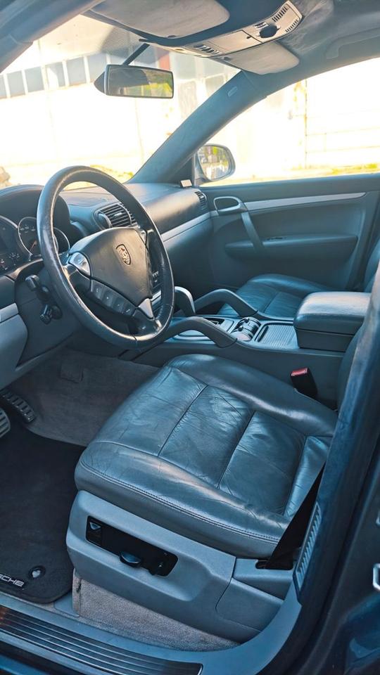 Porsche Cayenne 2004 — photo 9