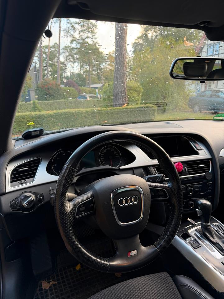 Audi A4 2010 — engine
