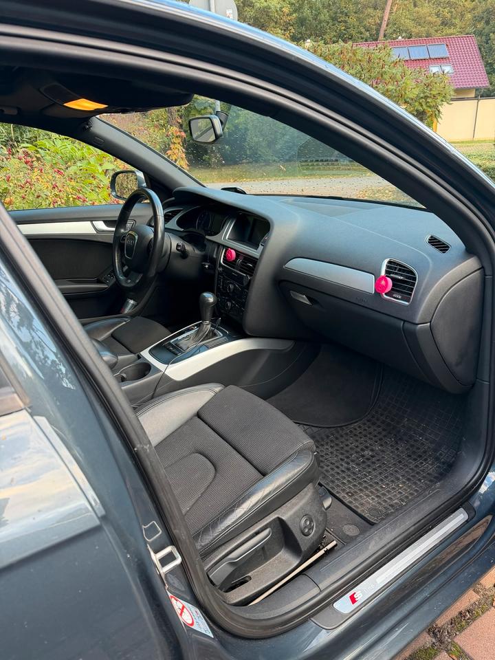 Audi A4 2010 — photo 5