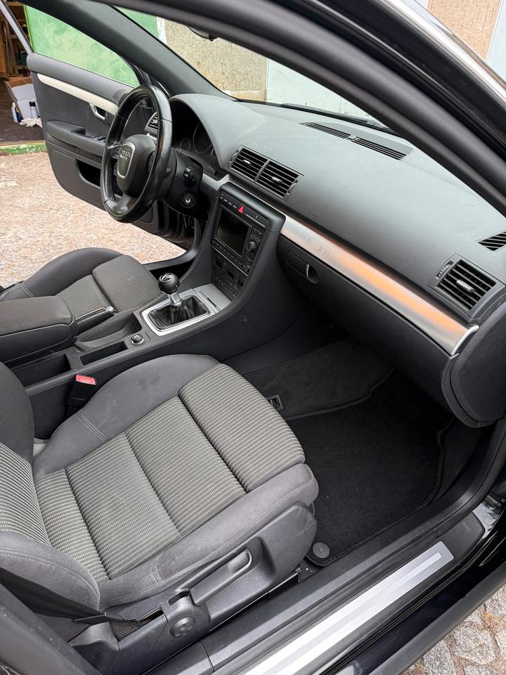 Audi A4 2007 — photo 7