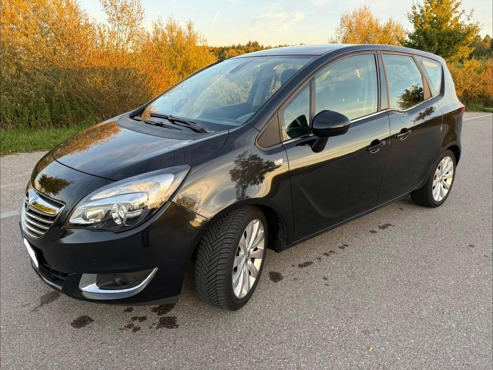 Opel Meriva 2013 — вигляд ззаду