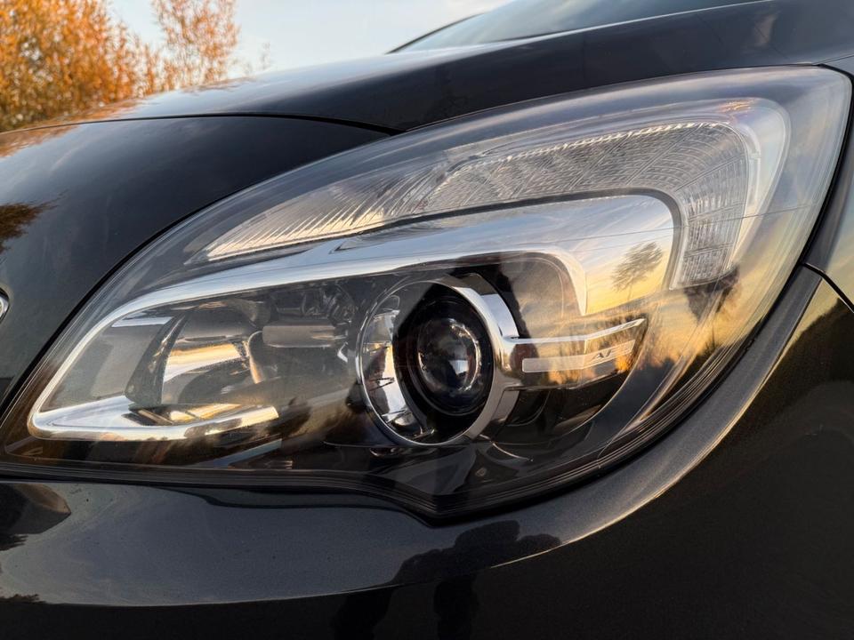 Opel Meriva 2013 — салон