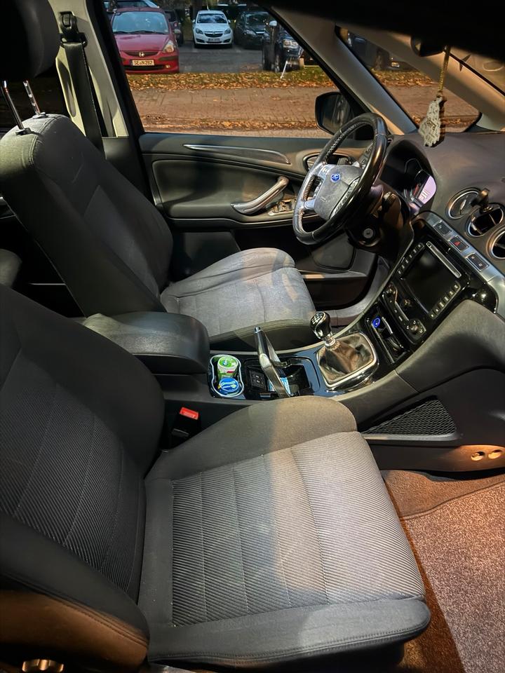 Ford S-Max 2010 — двигун