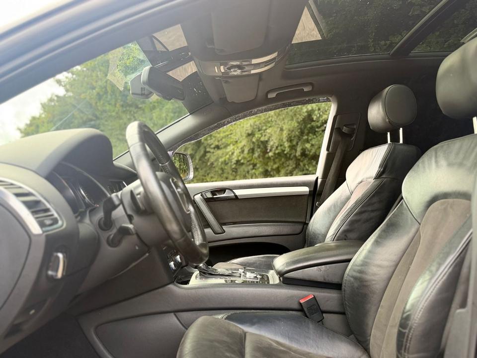 Audi Q7 2010 — photo 11