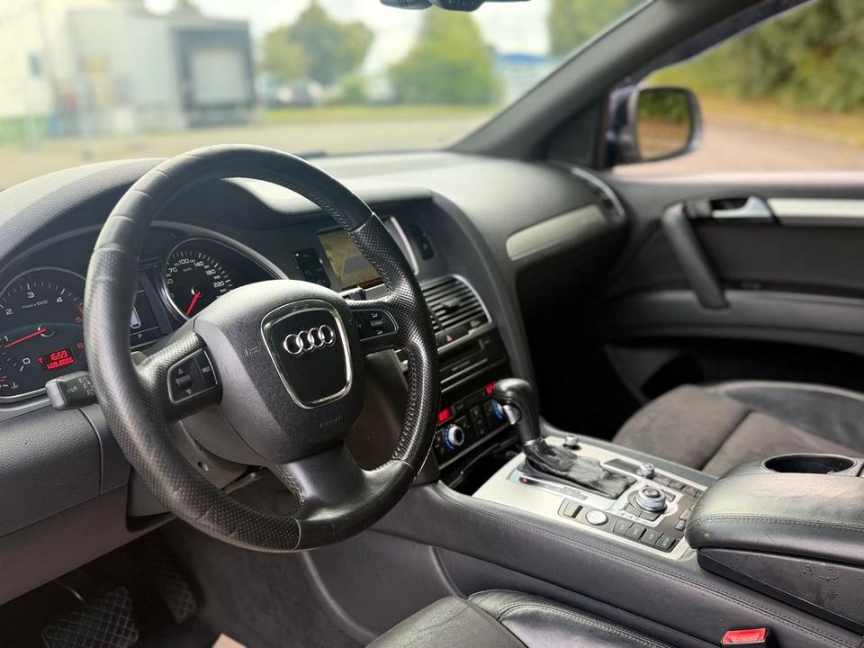 Audi Q7 2010 — photo 12