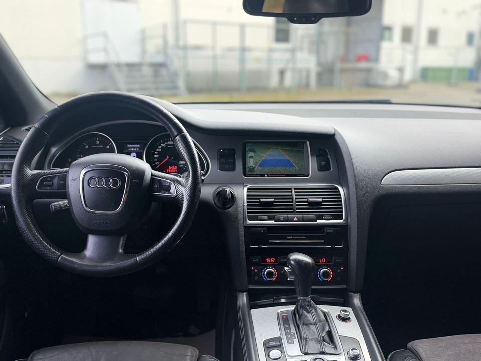Audi Q7 2010 — photo 13