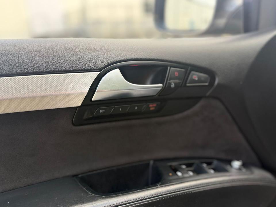 Audi Q7 2010 — photo 14