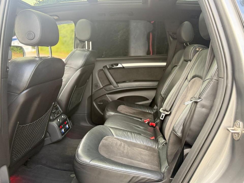Audi Q7 2010 — photo 16