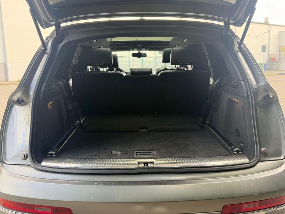 Audi Q7 2010 — photo 17