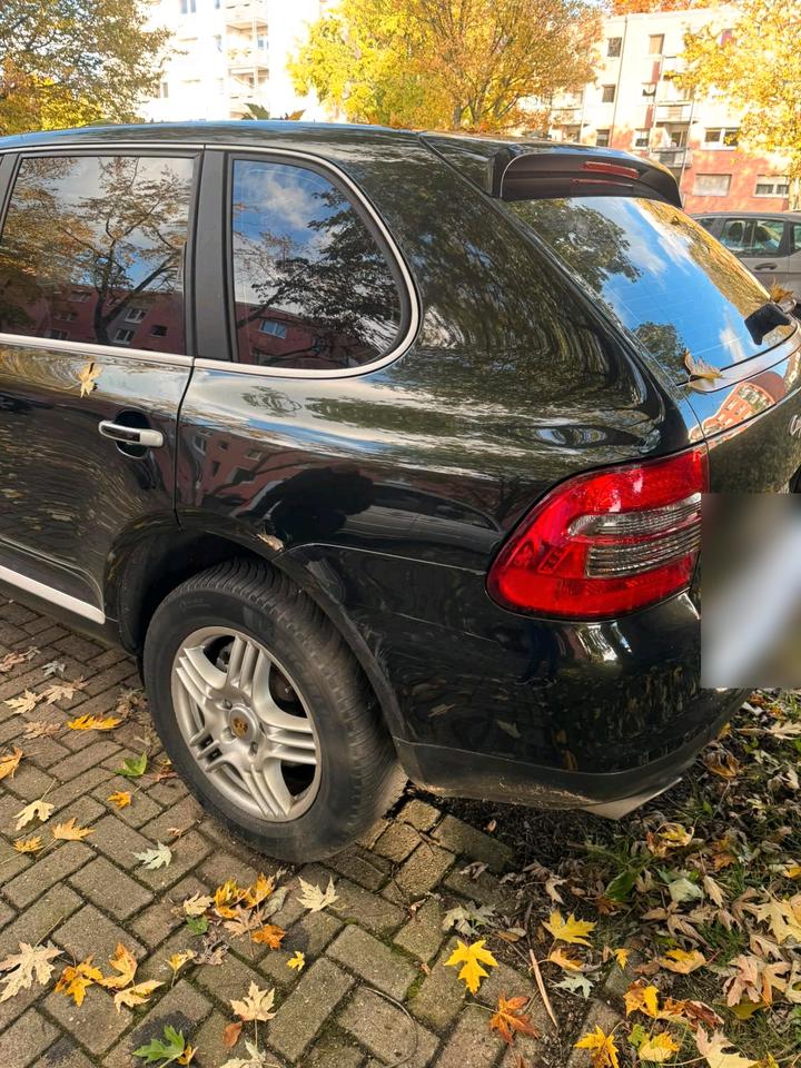 Porsche Cayenne 2006 — rear view