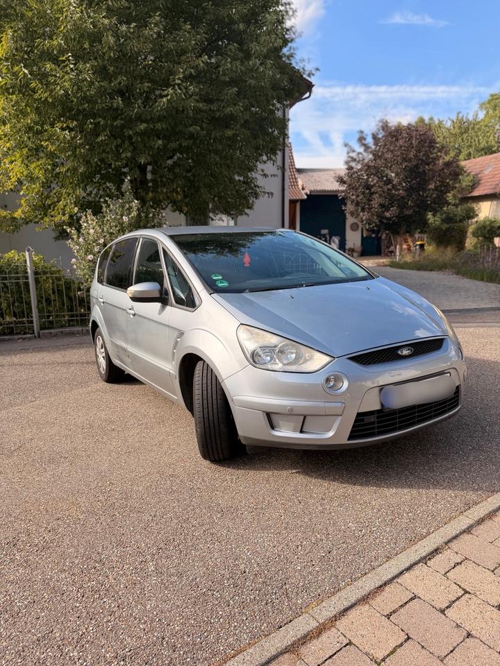 Ford S-Max 2007 — rear view
