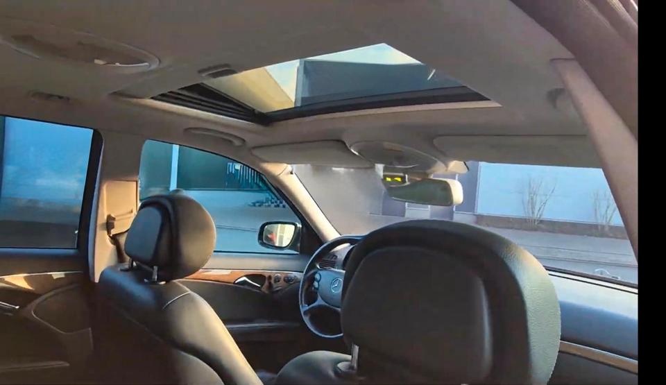 Mercedes Benz E 320 2007 — photo 10