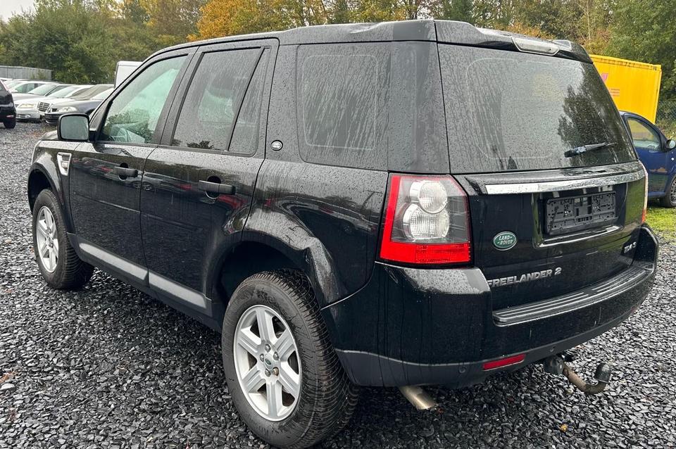 Land Rover Freelander 2012 — rear view