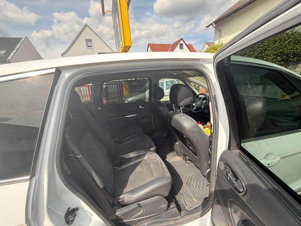 Ford S-Max 2012 — photo 6