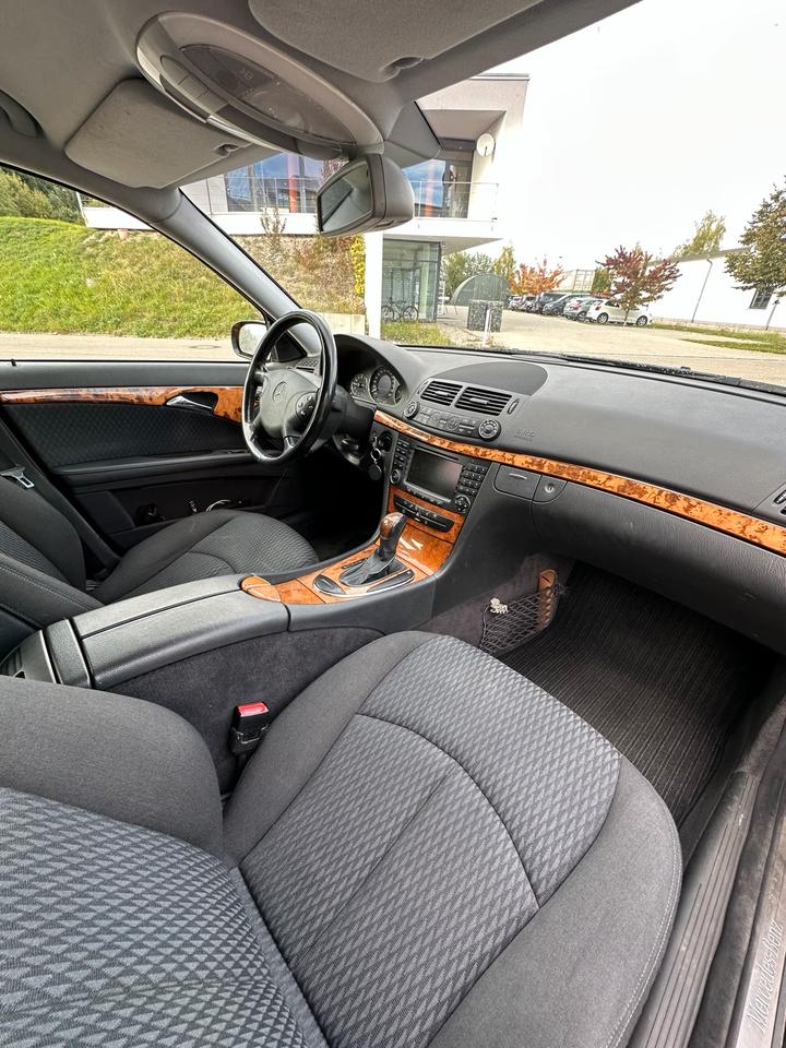 Mercedes Benz E 220 2006 — photo 12