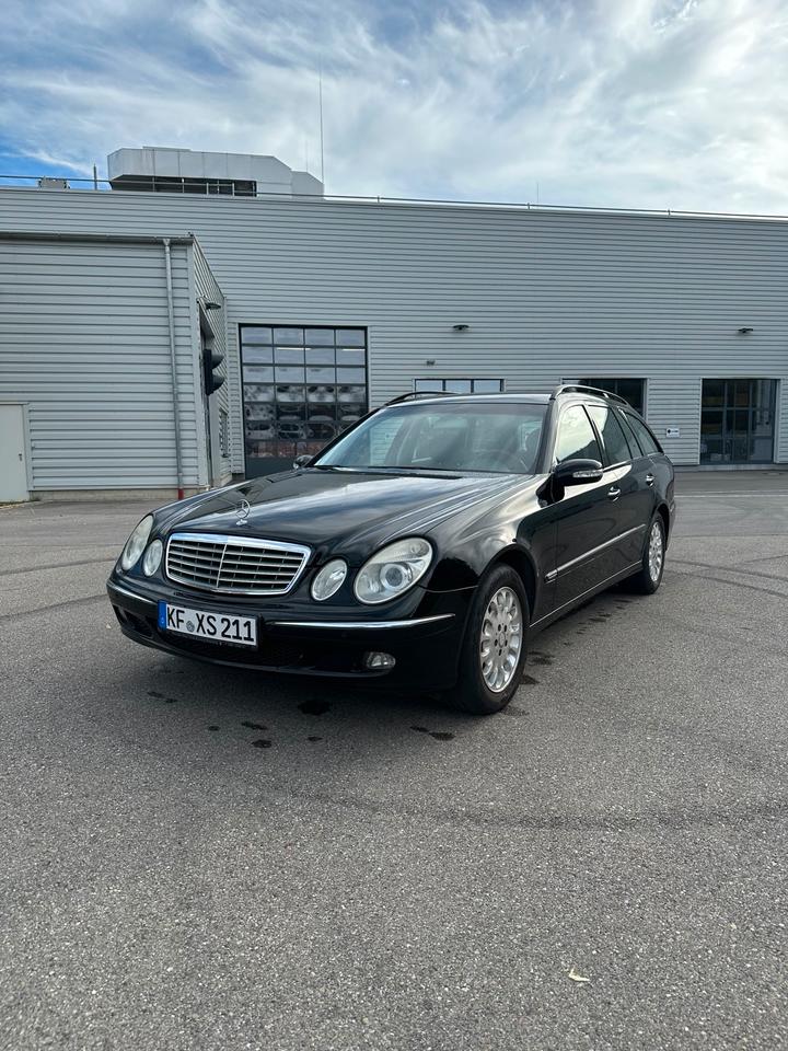 Mercedes Benz E 220 2006 — rear view