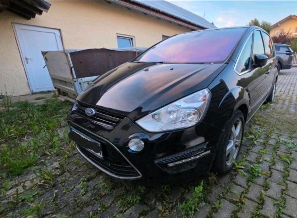 Ford S-Max 2012 — rear view