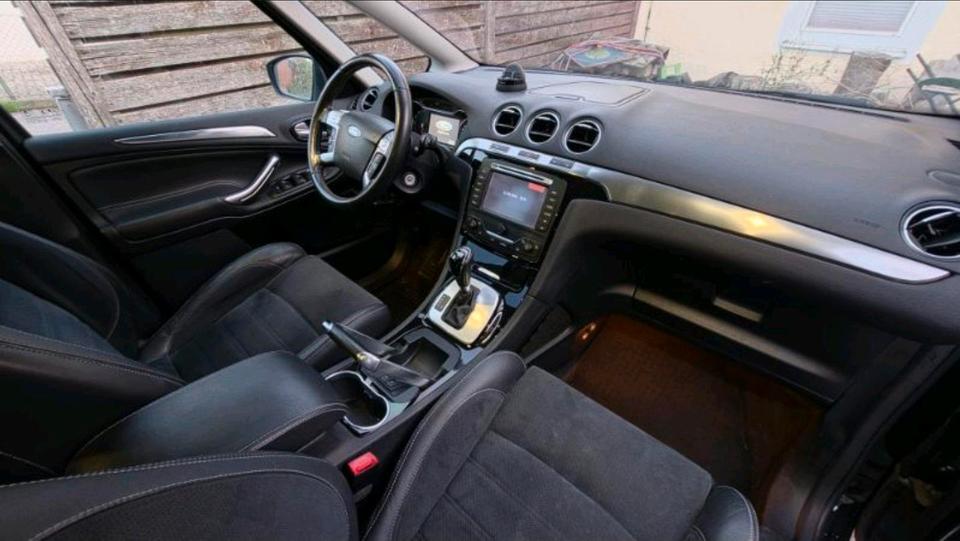 Ford S-Max 2012 — interior