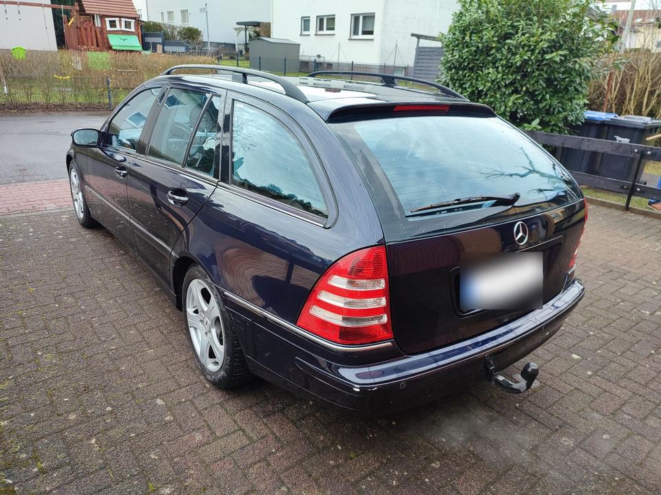 Mercedes Benz C 220 2005 — двигун